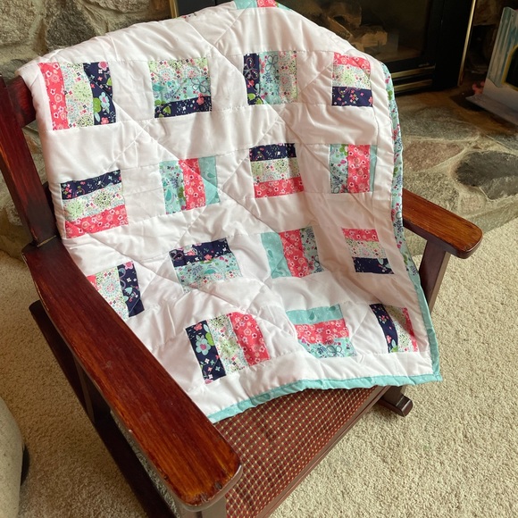 Spring Lap Quilt hand made Patchwork Soft Flannel Back Farmhouse OOAK - Picture 1 of 3